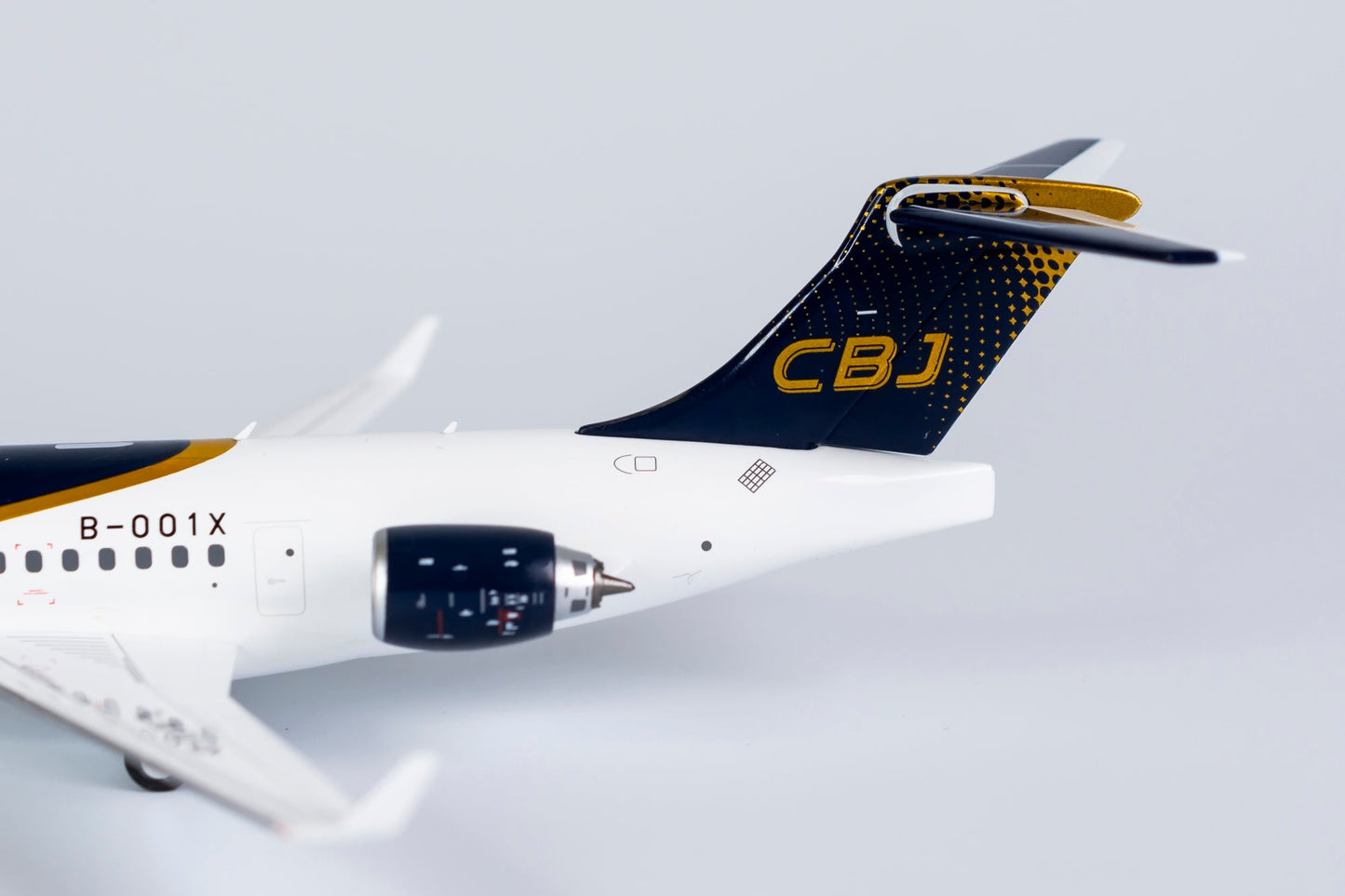 1:200 NG Models Comac Business Jet ARJ-21B "Airshow China 2021" B-001X NG20103