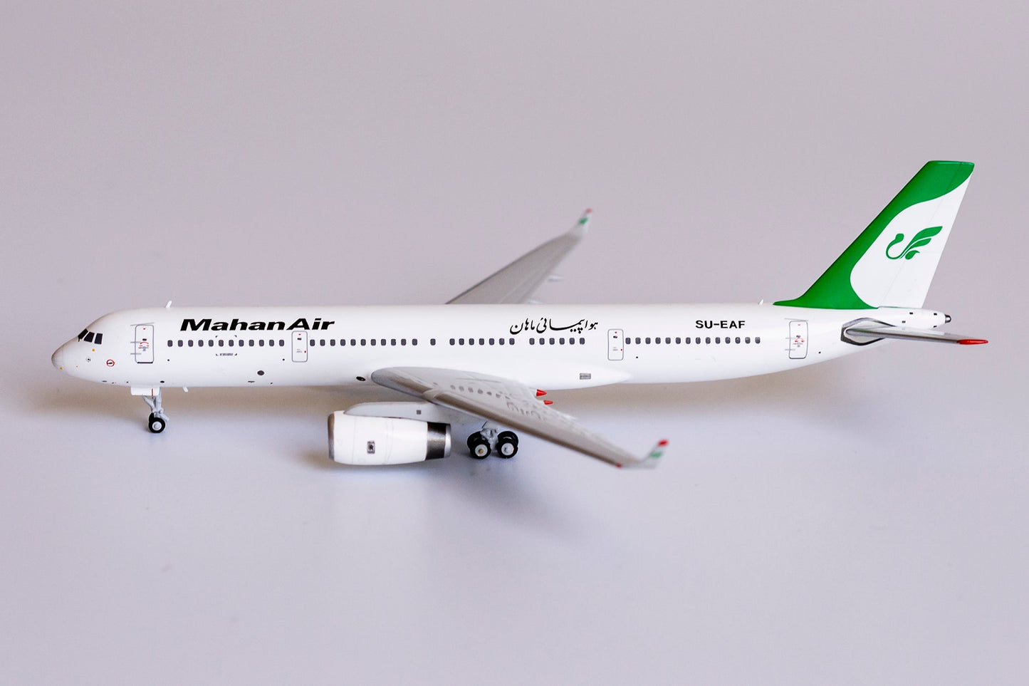 1:400 NG Models Mahan Air Tupolev TU-204-120 SU-EAF NG40003