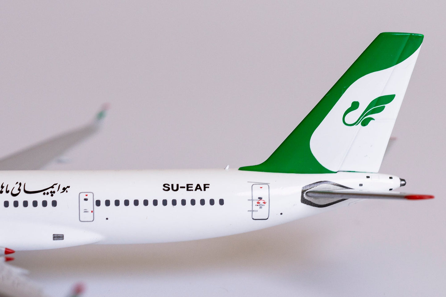 1:400 NG Models Mahan Air Tupolev TU-204-120 SU-EAF NG40003