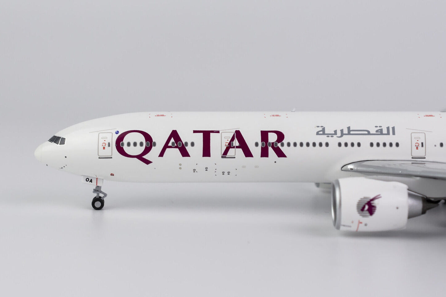 1:400 NG Models Qatar Airways Boeing 777-300ER "White Livery" A7-BOA 73011