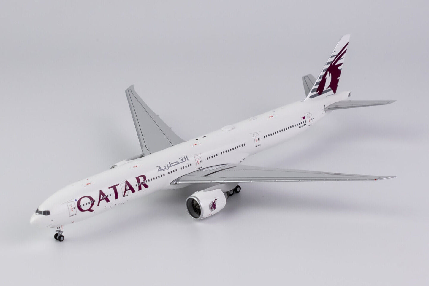1:400 NG Models Qatar Airways Boeing 777-300ER "White Livery" A7-BOA 73011