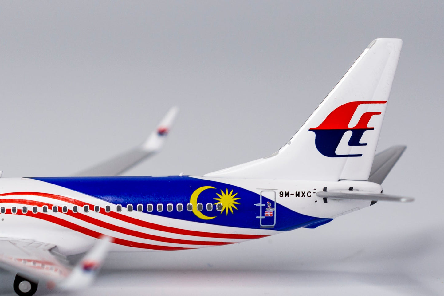 1:400 NG Models Malaysia Airlines Boeing 737-800 "Negaraku, Oneworld" 9M-MXC NG58112