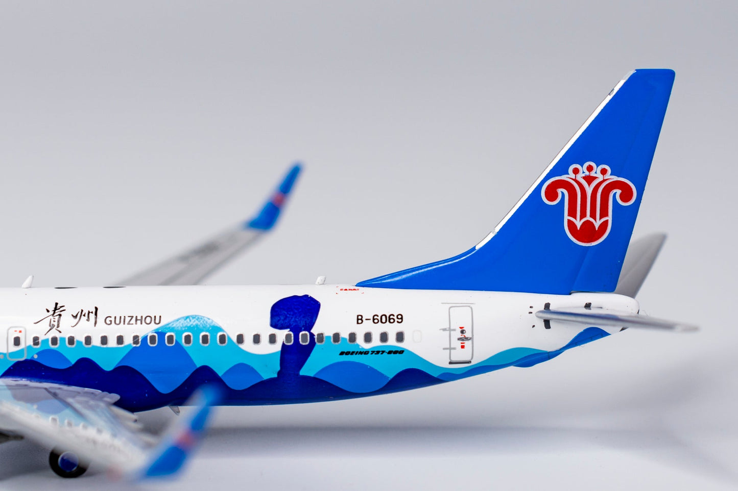 1:400 NG Models China Southern Airlines Boeing 737-800/w "Guizhou #2 Livery" B-6069 NG58115