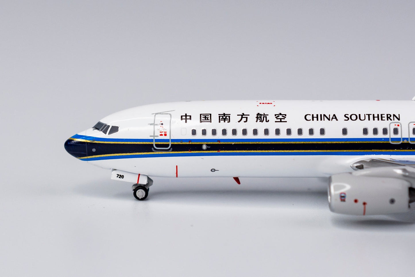 1:400 NG Models China Southern Airlines Boeing 737-800/w B-5720 NG58116