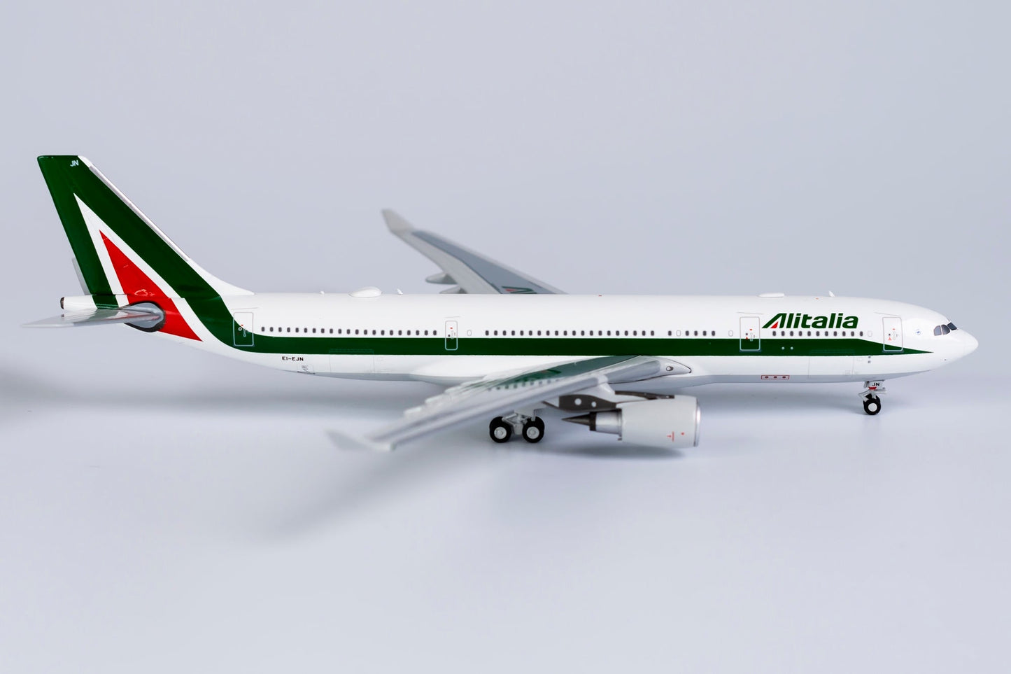 1:400 NG Models ITA Airways (Alitalia) Airbus A330-200 "Operated by ITA Sticker" EI-EJN NG61036