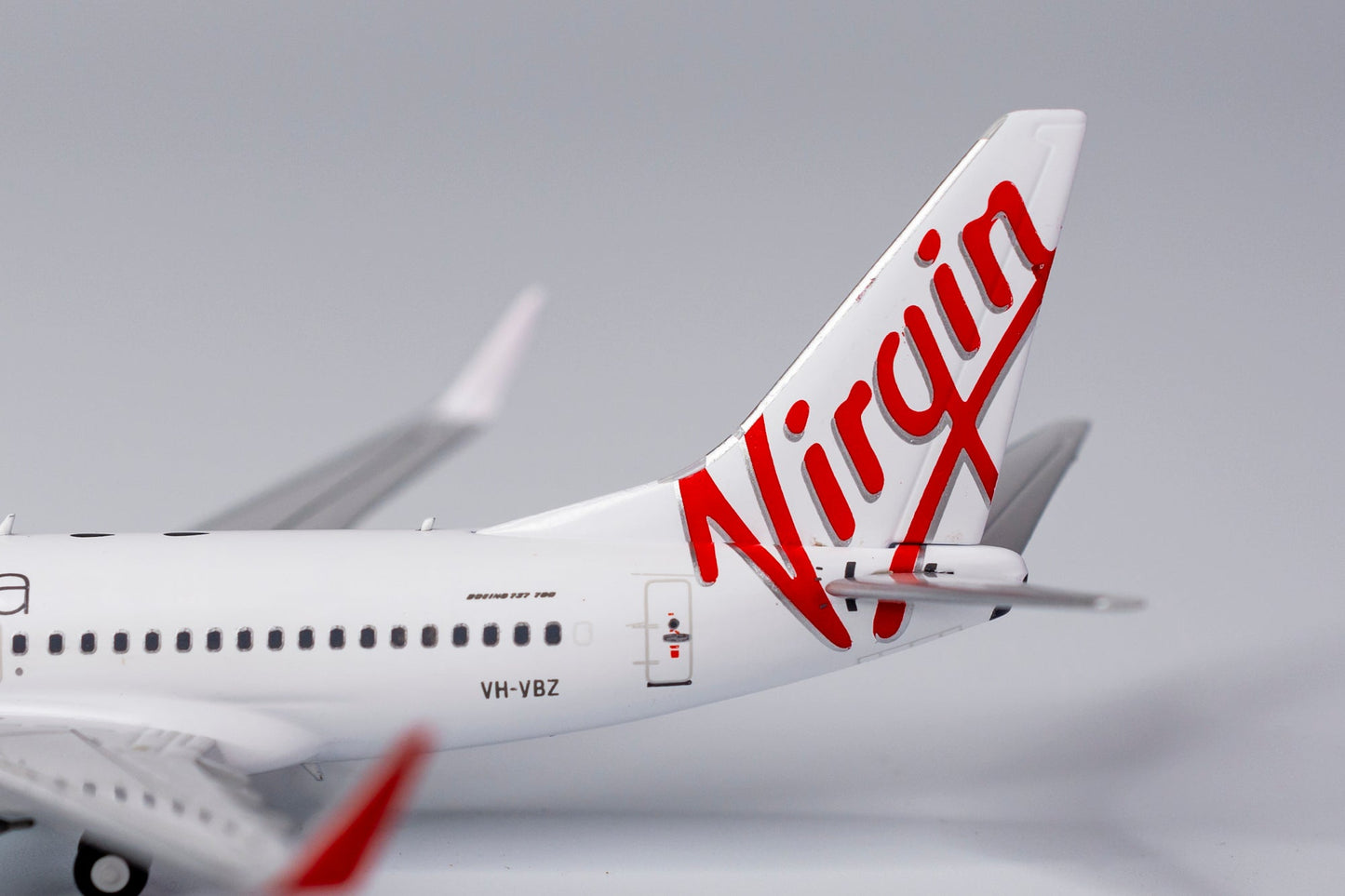 1:400 NG Models Virgin Australia Boeing 737-700 "Cronulla Beach" VH-VBZ NG77010
