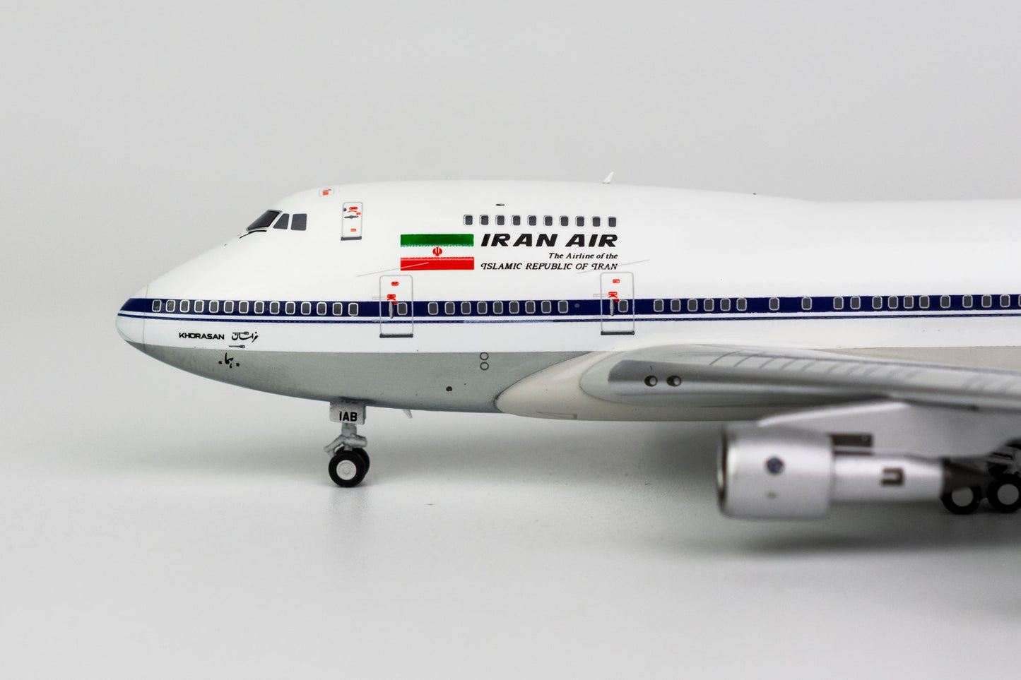 1:400 NG Models Iran Air Boeing 747SP "1980s Colors" EP-IAB NG07002