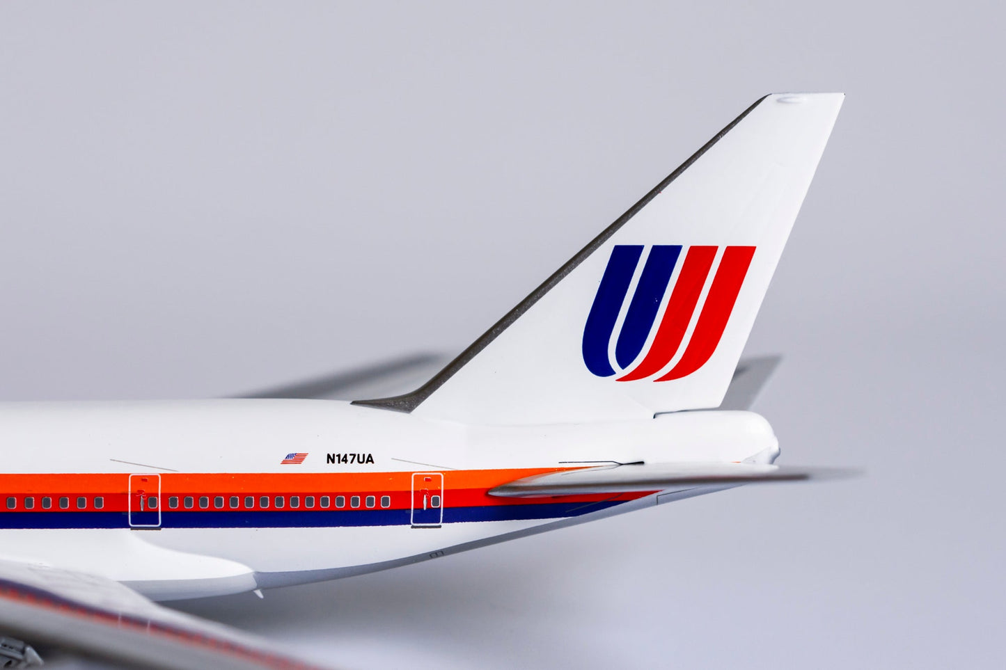 1:400 NG Models United Airlines Boeing 747SP "Saul Bass, Friendship One" N147PA NG07015