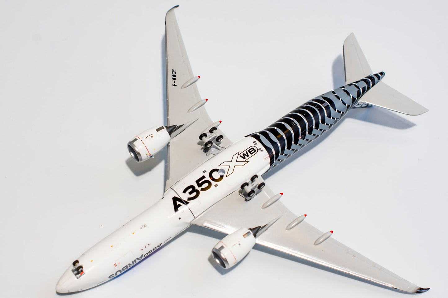1:400 NG Models Airbus Industries A350-900 "Airspace Explorer" F-WWCF NG39016