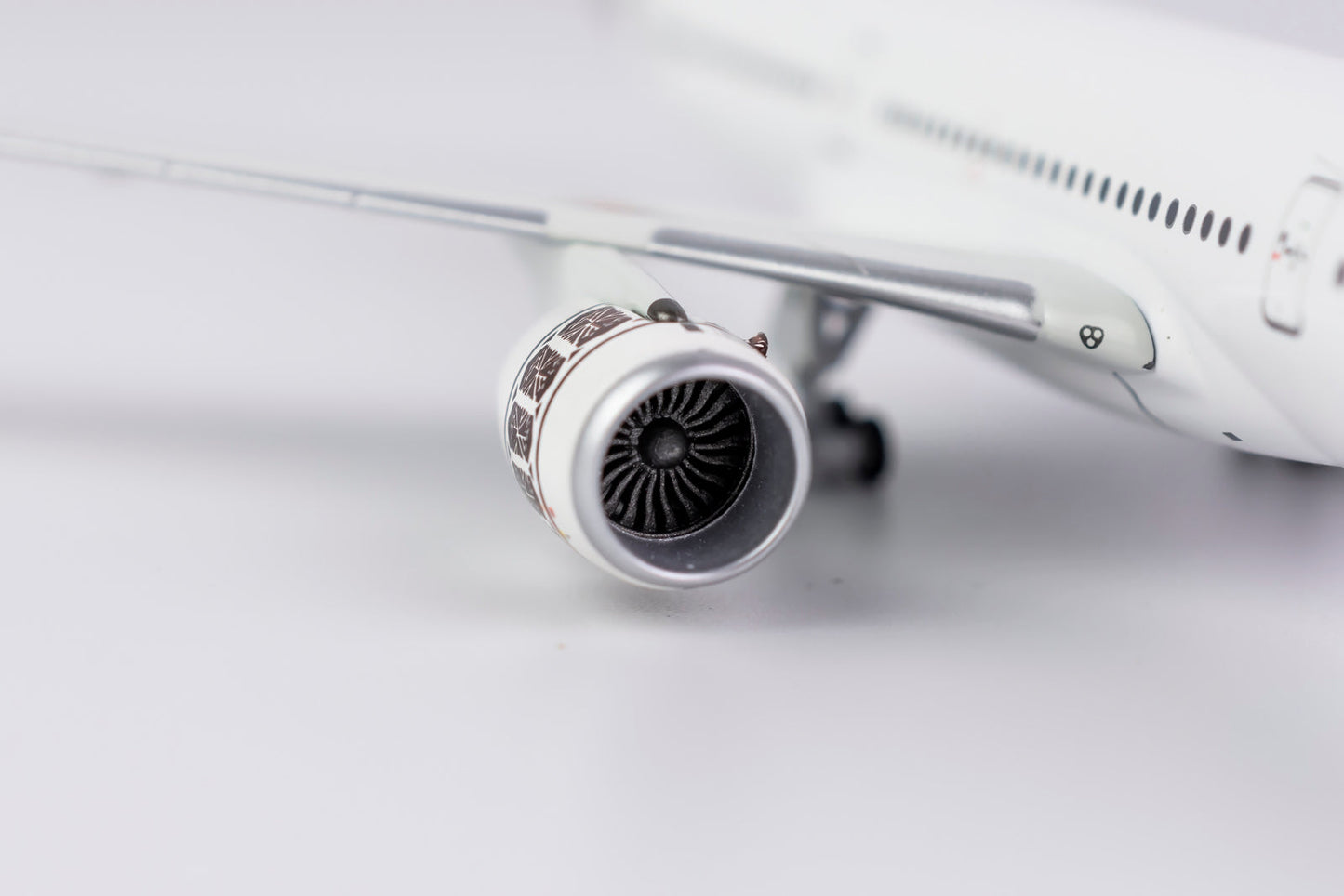 1:400 NG Models Fiji Airways Airbus A350-900 BQ-FAI NG39038