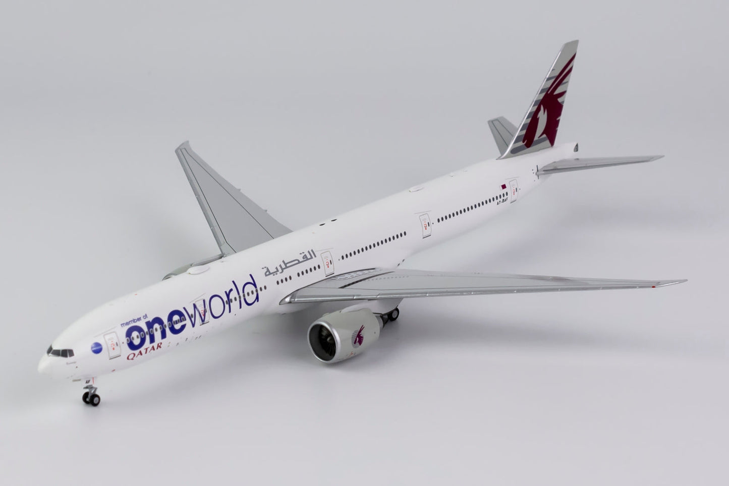 1:400 NG Models Qatar Airways Boeing 777-300ER "One World" A7-BAF NG73013