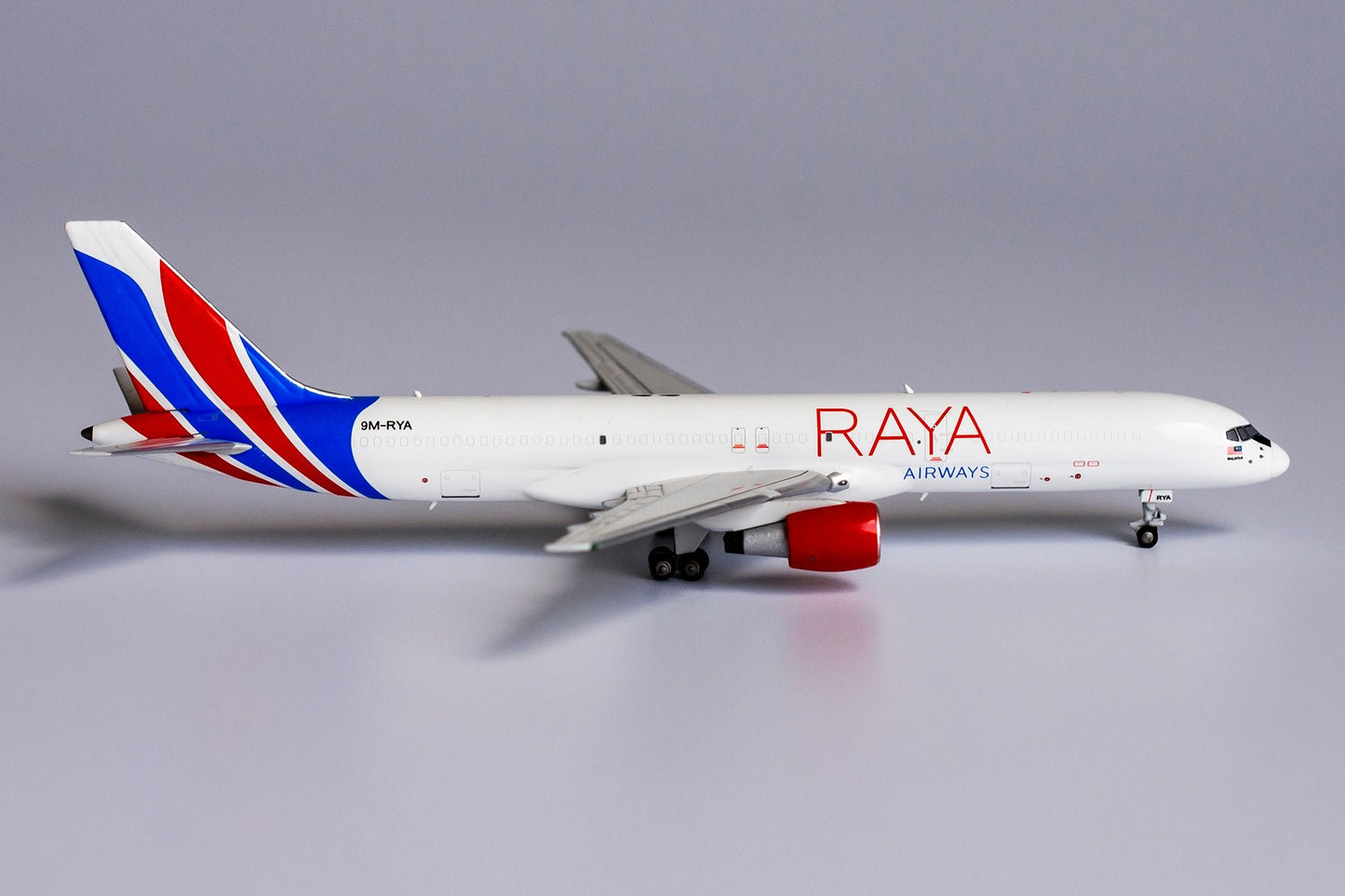 1:400 NG Models Raya Airways Boeing 757-200PCF "Old Colors" 9M-RYA NG53165