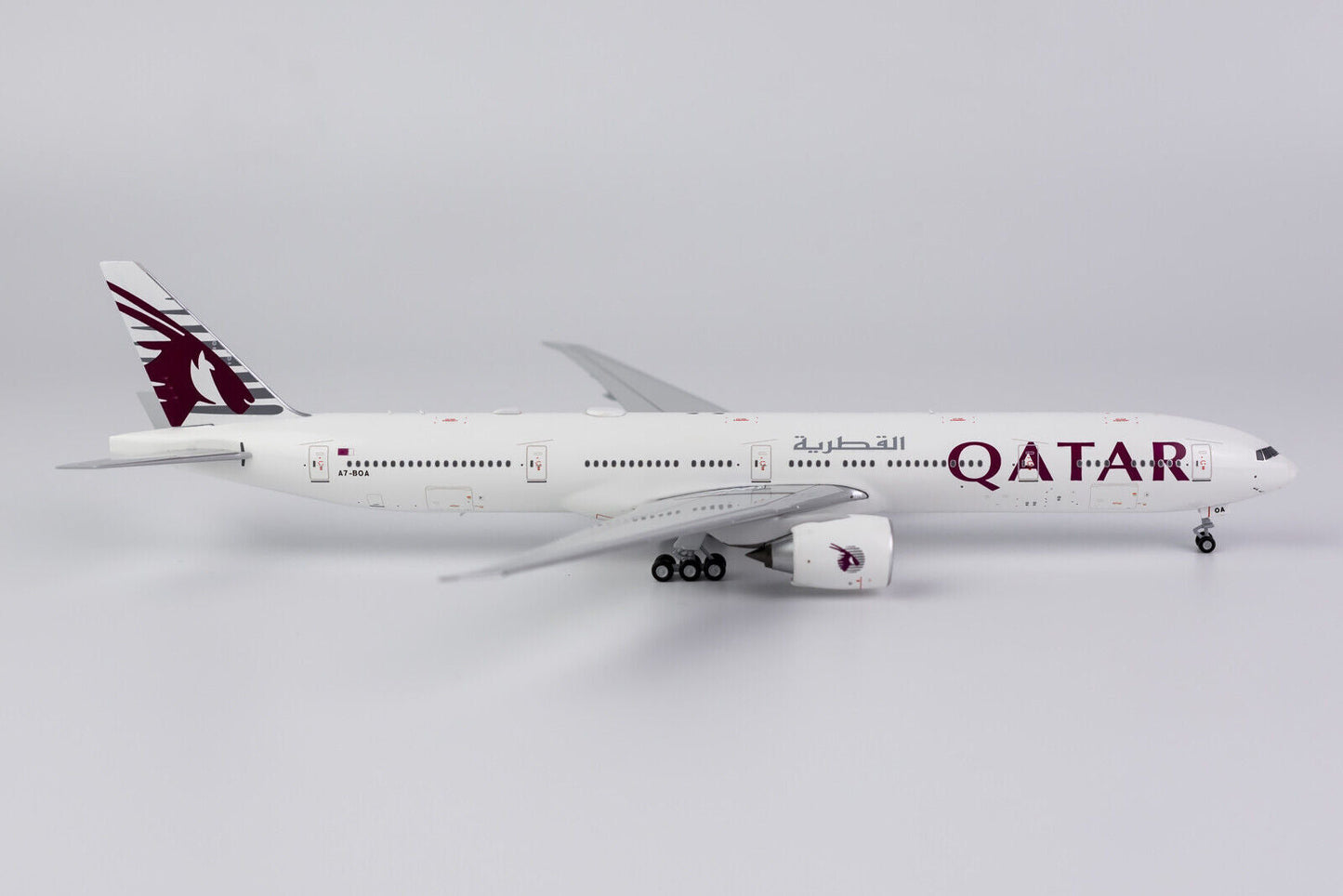 1:400 NG Models Qatar Airways Boeing 777-300ER "White Livery" A7-BOA 73011