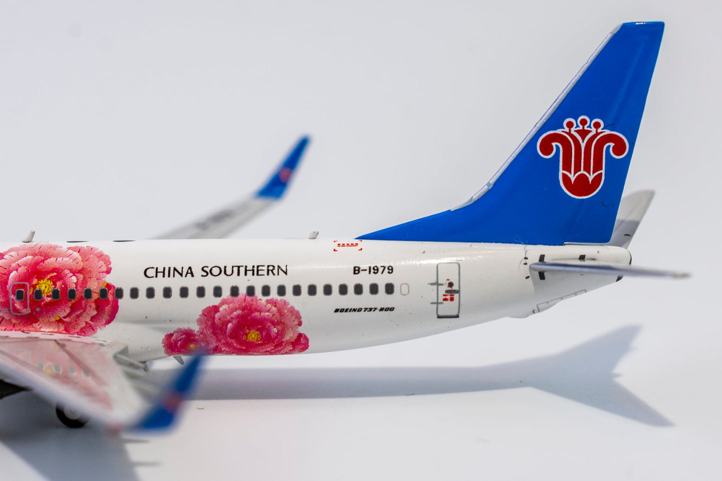 1:400 NG Models China Southern Airlines Boeing 737-800 "Home Town Henan" B-1979  NG58083