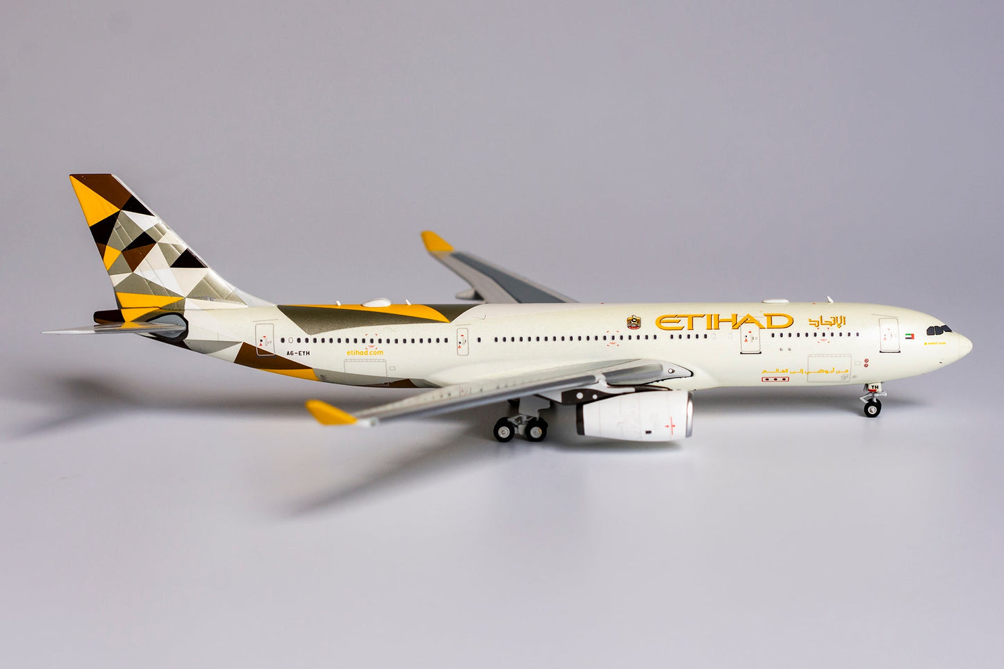 1:400 NG Models Etihad Airways Airbus A330-200 A6-EYH NG61027