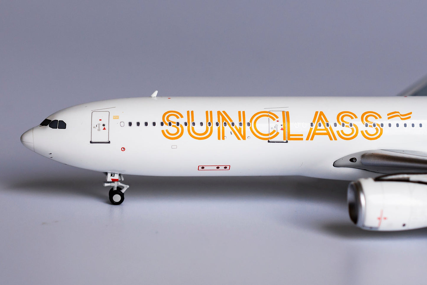 1:400 NG Models Sunclass Airlines Airbus A330-200 OY-VKI NG62025