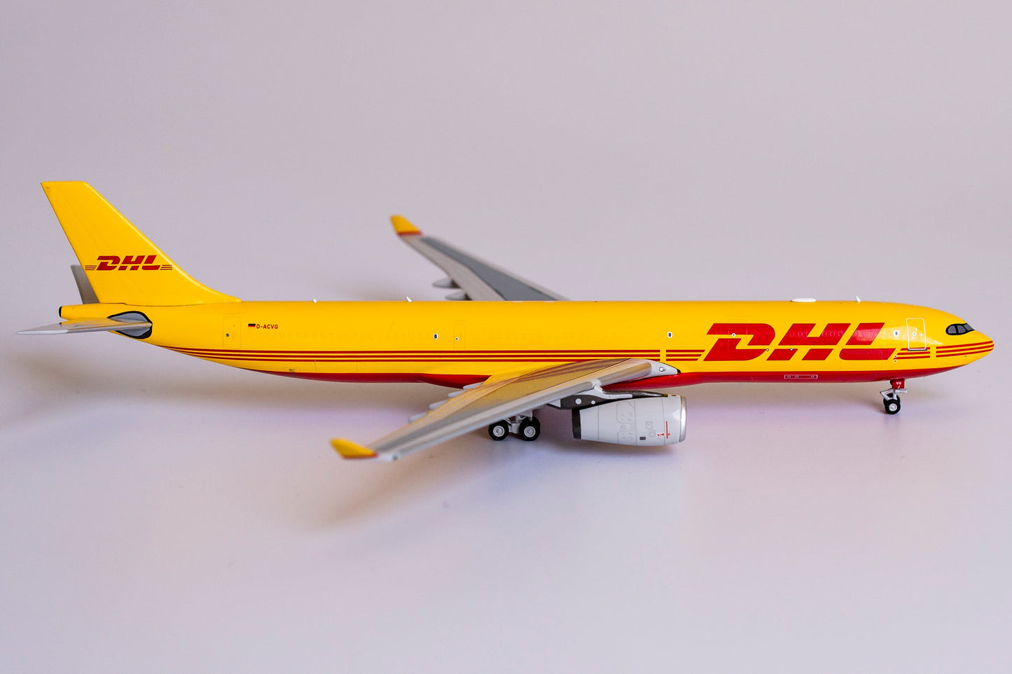 1:400 NG Models DHL Aviation Airbus A330-300P2F D-ACVG NG62031