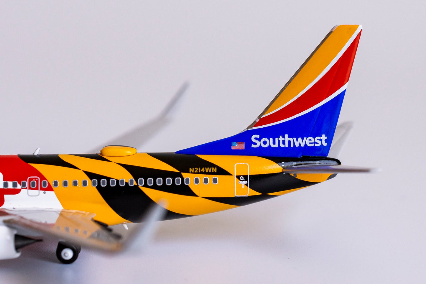 1:400 NG Models Southwest Airlines Boeing 737-700 "Maryland One" N214WN (Heart Tail) NG77007