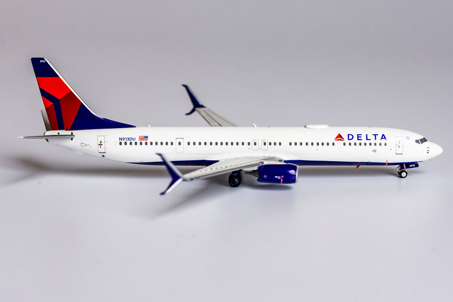 1:400 NG Models Delta Air Lines Boeing 737-900ER "New Colors" N913DU NG79005