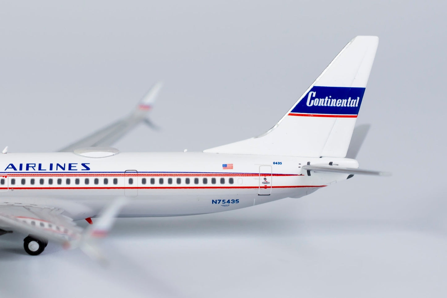 1:400 NG Models United Airlines Boeing 737-900ER/w "Continental Retro" N75435 NG79010